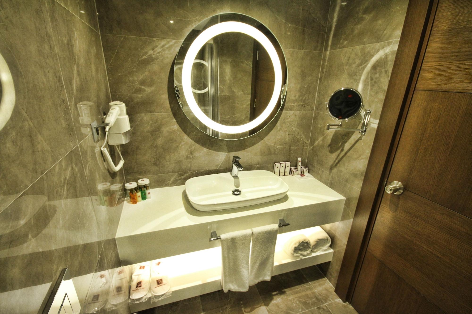 Otel B Business & Antalya