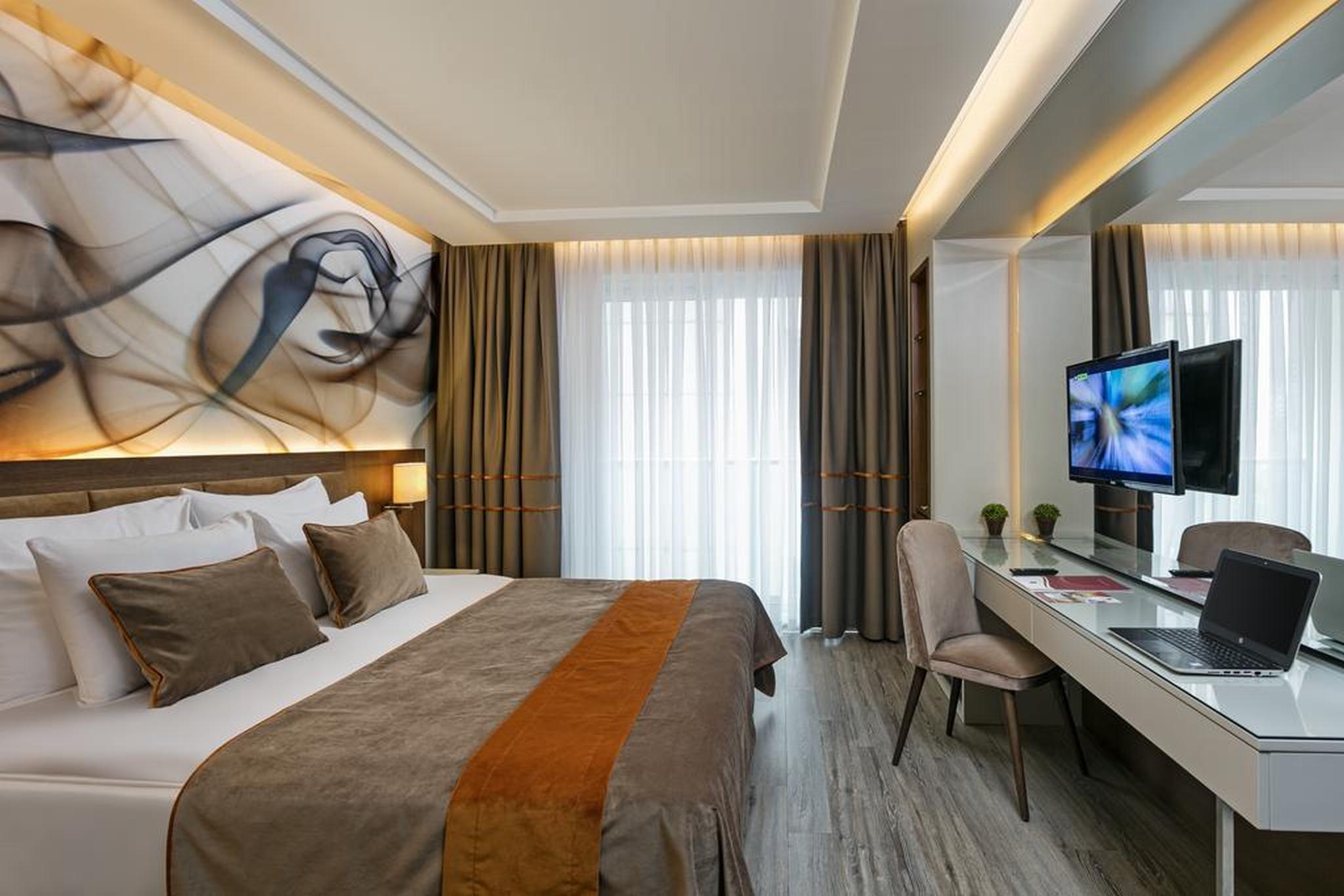 Otel B Business & Antalya