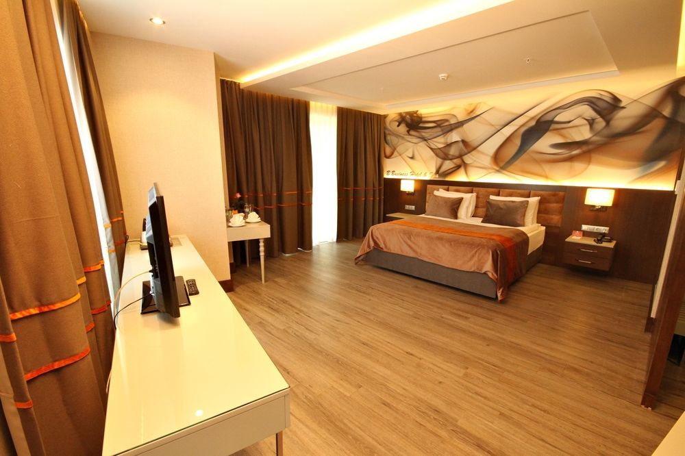 B Business & Otel