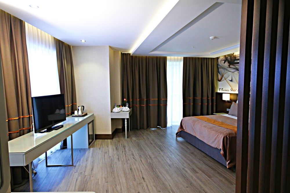 Otel B Business & 5*