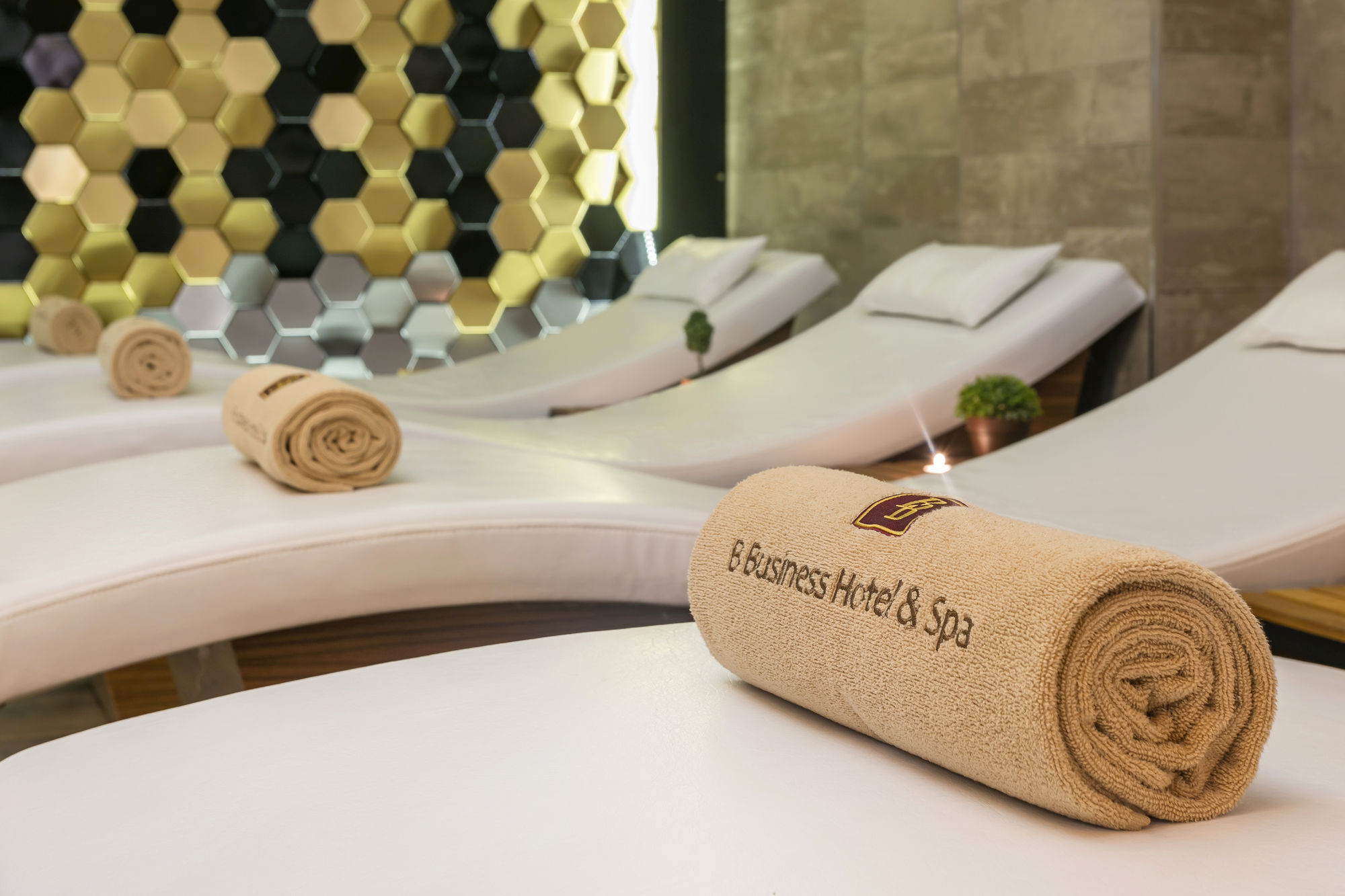 Otel B Business & 5*