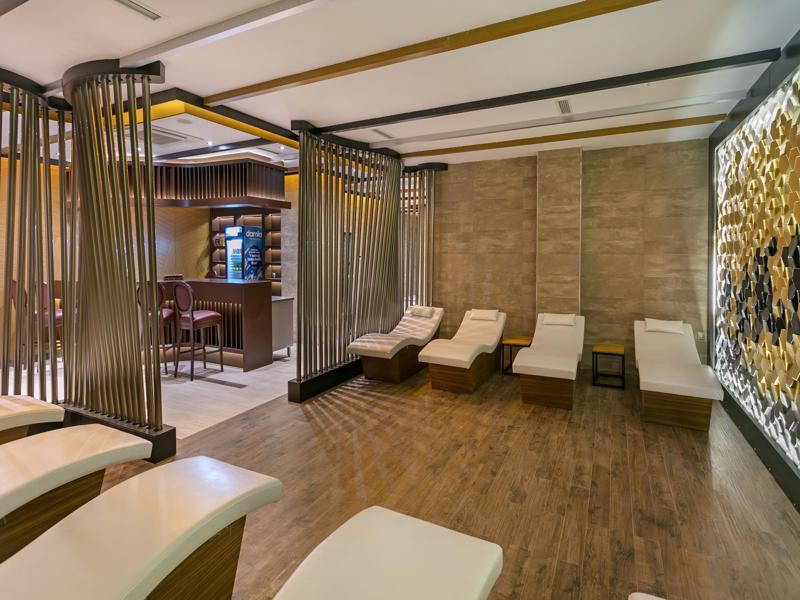 Otel B Business & 5*
